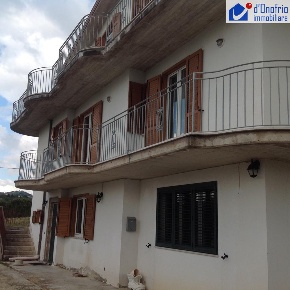 Foto Villa unifamiliare in CONTRADA SELVA, Campodipietra di 300 m²