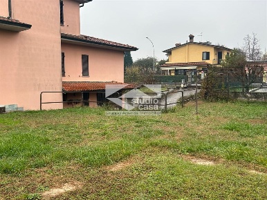 Foto Villa unifamiliare a Lurano di 434 m² con 5 locali in vendita