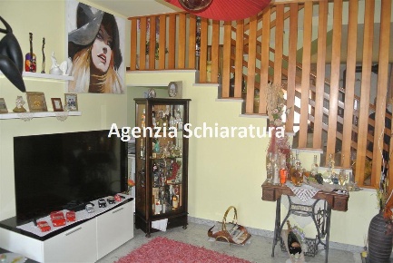 Foto Villa a schiera a Montecalvo in Foglia di 110 m² con 5 locali
