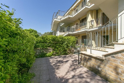 Foto Appartamento in Via Gabriele d'Annunzio, Castel Sant'Elia in vendita