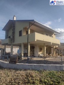 Foto Villa unifamiliare in CONTRADA SANTA CECILIA, Baranello Centro