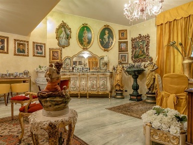 Foto Villa unifamiliare a Castel Rozzone di 470 m² con 10 locali in vendita