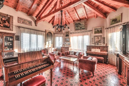 Foto Villa unifamiliare in Via San Giacomo, Gargnano Centro di 314 m²