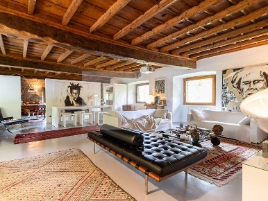 Foto Appartamento in Via Montello, Castello di Brianza di 192 m² in vendita