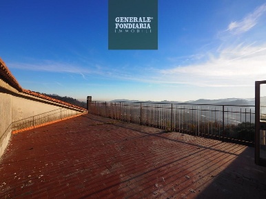 Foto Appartamento a Podenzana di 260 m² con 11 locali in vendita