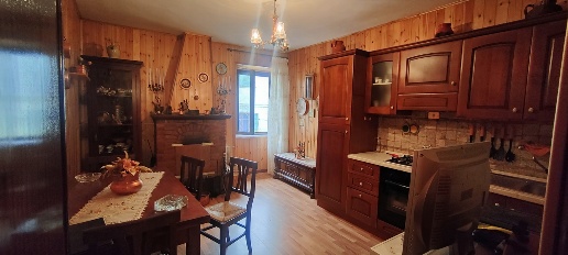 Foto Appartamento a Sante Marie Centro di 60 m² con 5 locali in vendita
