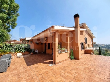 Foto Villa unifamiliare in vignacce, Ponzano Romano di 104 m² con 5 locali