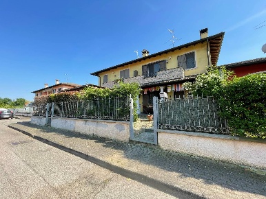 Foto Villa a schiera a Inverno e Monteleone Monteleone di 150 m² in vendita
