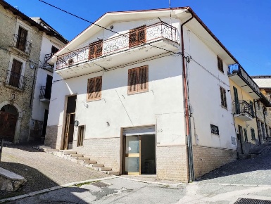 Foto Appartamento a Sante Marie Centro di 150 m² con 7 locali in vendita