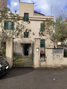 Foto Appartamento in via carpineto 37, Roma di 35 m² in vendita