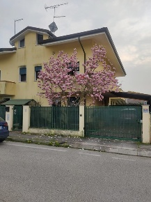 Foto Villa a schiera in Via PAPOZZE Via A. Moro 0, Papozze di 120 m²
