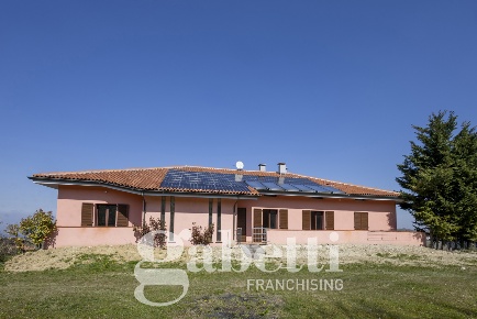 Foto Villa unifamiliare in LocalitÃ  Piani 13, Mango Centro di 871 m²