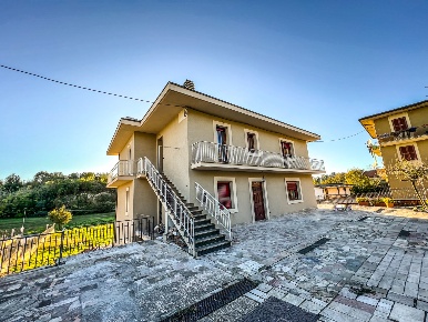 Foto Villa bifamiliare Trivigliano San Giovanni-patoni di 450 m² in vendita