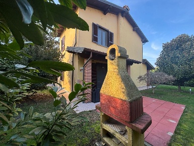 Foto Villa bifamiliare in Via Ticino 16, Portalbera Centro di 150 m²