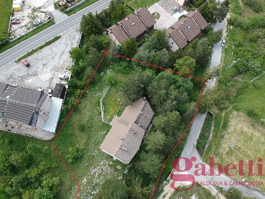 Foto Villa unifamiliare in Via Ss5bis 9, Rocca di Mezzo Centro di 300 m²