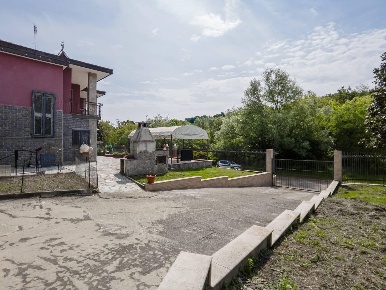 Foto Villa bifamiliare in rio valmaggiore, Front di 600 m² con 8 locali