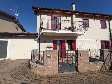 Foto Villa a schiera in Giacomo Matteotti 388, Frassinelle Polesine Centro