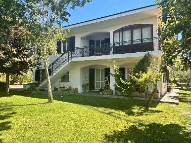 Foto Villa bifamiliare in Via Ginaldi 47, Torrazza Coste Centro di 250 m²