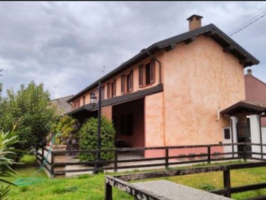 Foto Villa unifamiliare in Roma, Zerbolò Centro di 400 m² con 5 locali