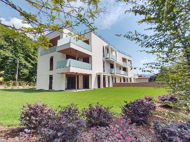 Foto Appartamento in Via Don Pozzi, Lecco Castello di 100 m² con 3 locali
