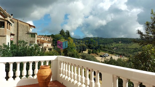Foto Appartamento a Riparbella di 77 m² con 4 locali in vendita