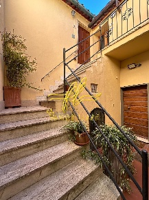 Foto Appartamento a Montecatini Val di Cecina Centro di 140 m² con 7 locali