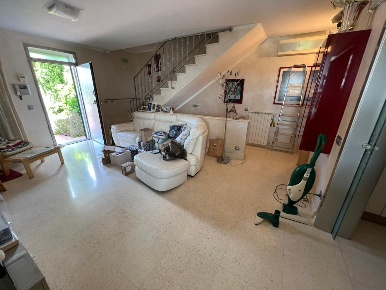 Foto Villa a schiera a Guardistallo di 130 m² con 6 locali in vendita