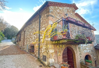 Foto Appartamento a Montecatini Val di Cecina di 109 m² con 5 locali