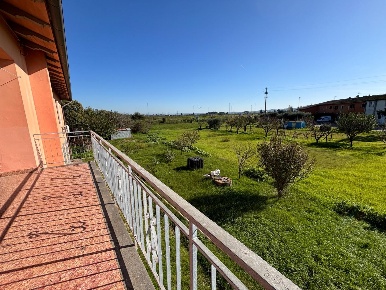 Foto Villa bifamiliare a Fucecchio San Pierino di 210 m² con 8 locali