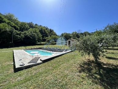 Foto Villa unifamiliare a Tresana Careggia di 240 m² con 6 locali