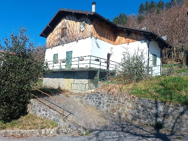 Foto Casa indipendente a Sillano Giuncugnano Sillano di 130 m² con 5 locali