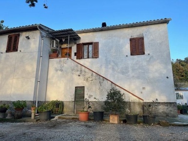 Foto Appartamento a Montecatini Val di Cecina di 85 m² con 5 locali