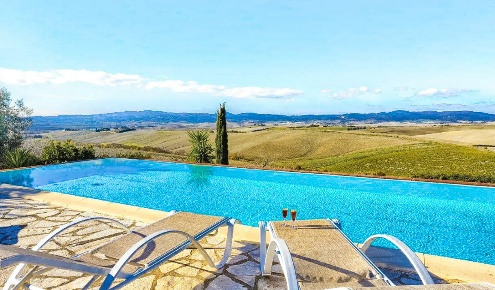 Foto Villa unifamiliare a Santa Luce Centro di 392 m² con 14 locali