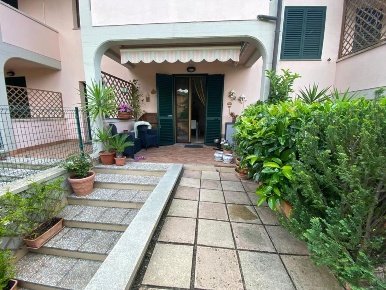 Foto Appartamento a Castellina Marittima di 50 m² con 2 locali in vendita