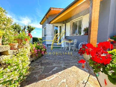 Foto Villa unifamiliare a Castellina Marittima in vendita