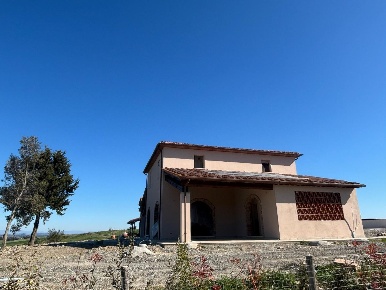 Foto Villa unifamiliare a Lajatico Centro di 125 m² con 5 locali in vendita