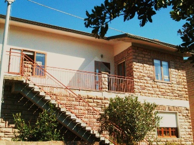 Foto Appartamento in VIA MARTIRI DELLA LIBERTA', Suni di 120 m² in vendita