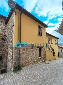 Foto Appartamento in VIA GRAMSCI24, Roccafluvione di 125 m² con 8 locali