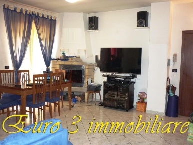 Foto Appartamento a Roccafluvione di 110 m² con 6 locali in vendita