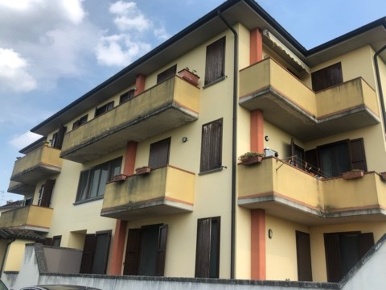 Foto Appartamento a Acquanegra Cremonese Centro di 100 m² con 4 locali