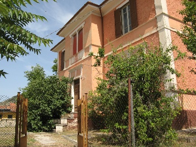 Foto Villa unifamiliare in Via Gualtrone 128, Gioia dei Marsi Centro