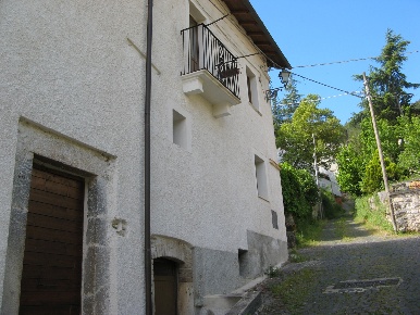 Foto Casa indipendente in Via F. Crispi, Introdacqua Centro di 223 m²