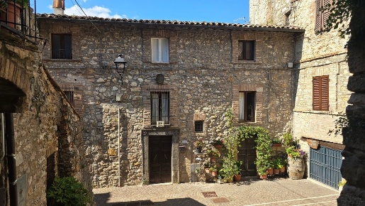 Foto Appartamento in Via della Lungara 49, Montecchio Centro di 171 m²
