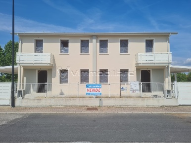 Foto Villa bifamiliare in via degli alpini sn, Albettone di 165 m²
