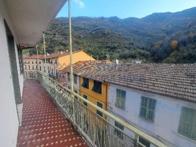 Foto Appartamento in Via Ugo Secondo Partigiano, Badalucco Centro di 140 m²