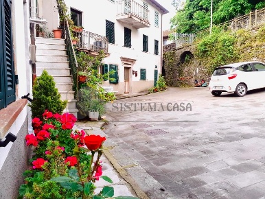 Foto Appartamento in SP8 10, Calice al Cornoviglio di 110 m² con 5 locali
