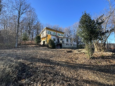 Foto Villa unifamiliare in Loc Buschiazzi, Sassello Piampaludo di 340 m²