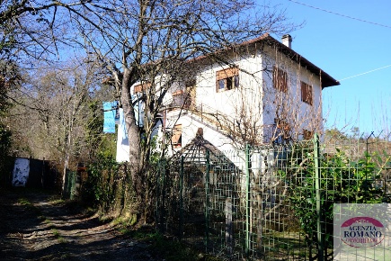 Foto Villa bifamiliare a Sassello Pratovallarino di 180 m² con 10 locali