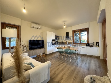 Foto Appartamento in Via Avvocato Michele Fossa 65, Cipressa Centro