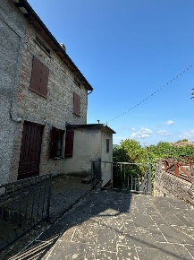 Foto Appartamento a Terenzo di 110 m² con 5 locali in vendita